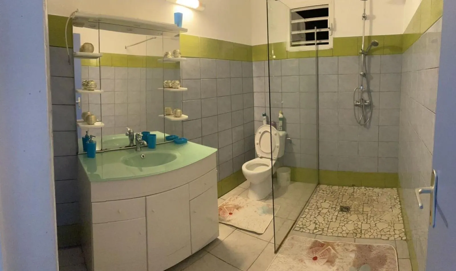 Dyna 2 Bedroom House Sainte-Rose Holiday home